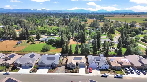 View/Area - 1807 Las Rosas Ave, Clovis, CA 93619 photo 5 of 6