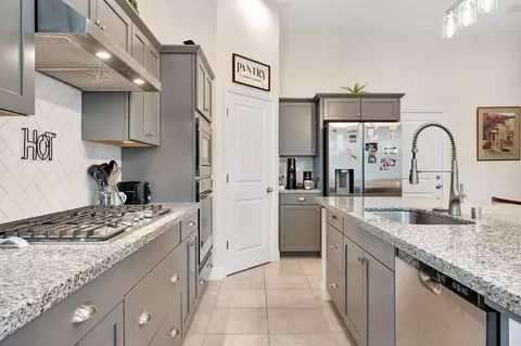 Kitchen - 1807 Las Rosas Ave, Clovis, CA 93619 photo 4 of 5