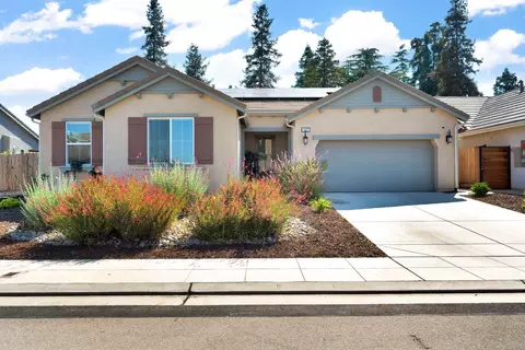 1807 Las Rosas Ave, Clovis, CA 93619