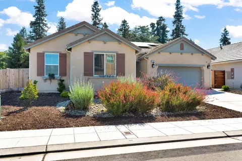 Exterior - 1807 Las Rosas Ave, Clovis, CA 93619 photo 3 of 7