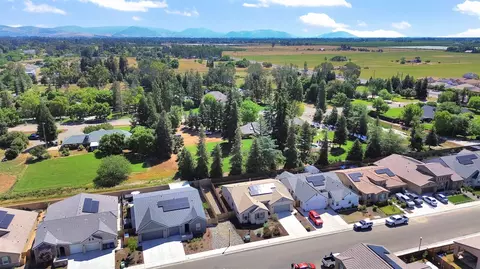 View/Area - 1807 Las Rosas Ave, Clovis, CA 93619 photo 6 of 6
