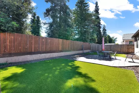 Exterior - 1807 Las Rosas Ave, Clovis, CA 93619 photo 7 of 7