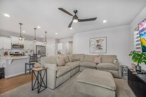 Living - 619 Wood Crest Ave, Madera, CA 93636 photo 1 of 1
