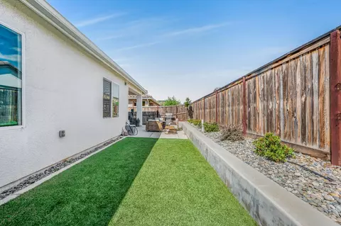 Exterior - 619 Wood Crest Ave, Madera, CA 93636 photo 8 of 14