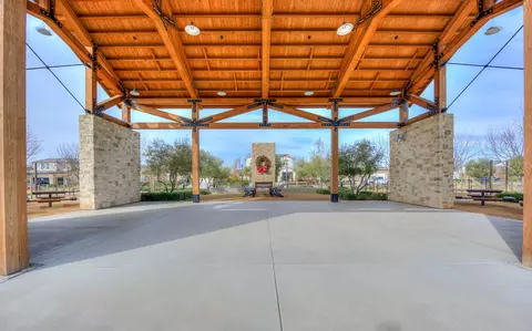 View/Area - 619 Wood Crest Ave, Madera, CA 93636 photo 7 of 8
