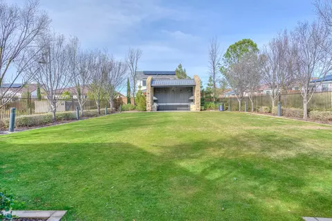 Exterior - 619 Wood Crest Ave, Madera, CA 93636 photo 14 of 14