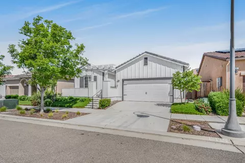 Exterior - 619 Wood Crest Ave, Madera, CA 93636 photo 3 of 14