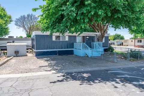 12846 W Lacey Blvd #33, Hanford, CA 93230