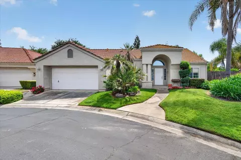 1003 E Freedom Ave, Fresno, CA 93720