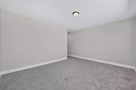 Bedroom - 966 Peters Rd S, Madera, CA 93636 photo 2 of 4