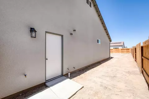 Exterior - 966 Peters Rd S, Madera, CA 93636 photo 6 of 6