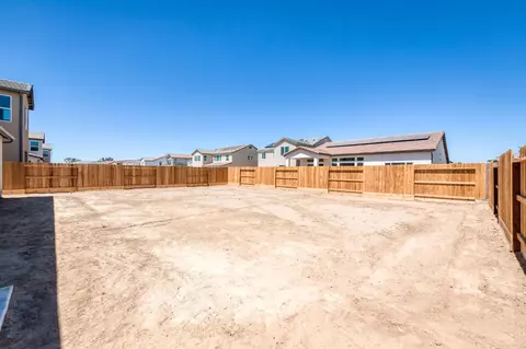 Exterior - 966 Peters Rd S, Madera, CA 93636 photo 3 of 6