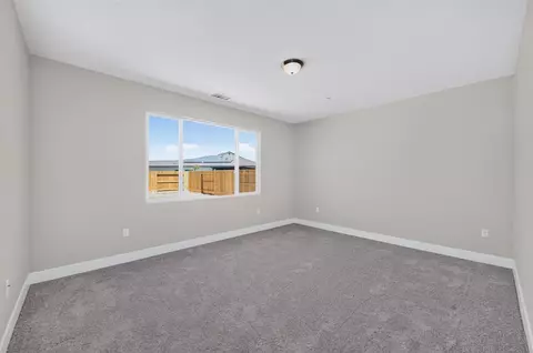 Bedroom - 966 Peters Rd S, Madera, CA 93636 photo 1 of 4