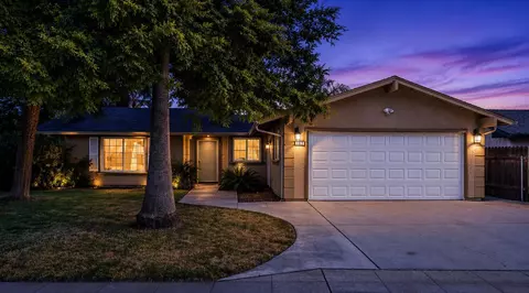 1607 Ashlan Ave, Clovis, CA 93611