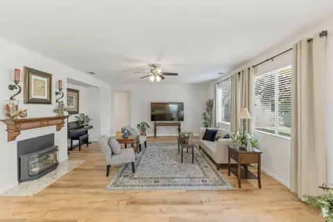Living - 3046 Indianapolis Ave, Clovis, CA 93619 photo 2 of 2