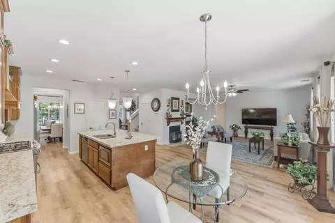 Entry Way - 3046 Indianapolis Ave, Clovis, CA 93619 photo 2 of 8