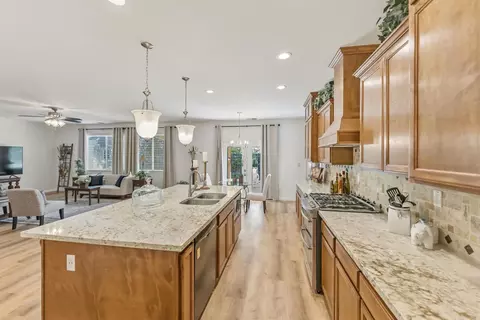 Entry Way - 3046 Indianapolis Ave, Clovis, CA 93619 photo 5 of 8