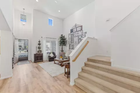 Entry Way - 3046 Indianapolis Ave, Clovis, CA 93619 photo 1 of 8