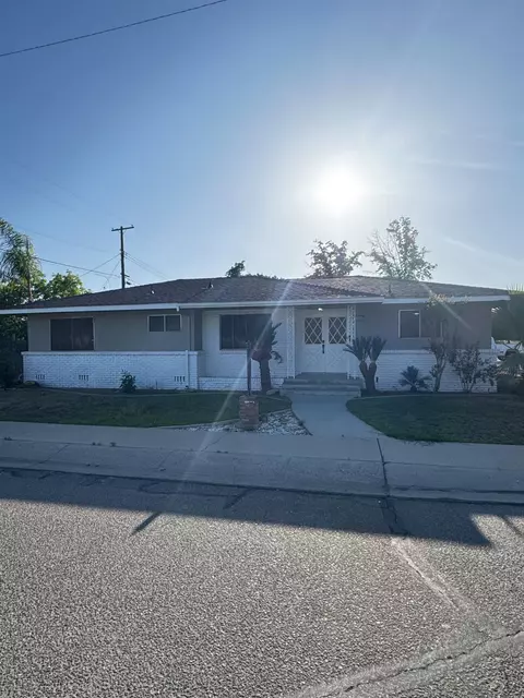 1645 S Duke St, Visalia, CA 93277