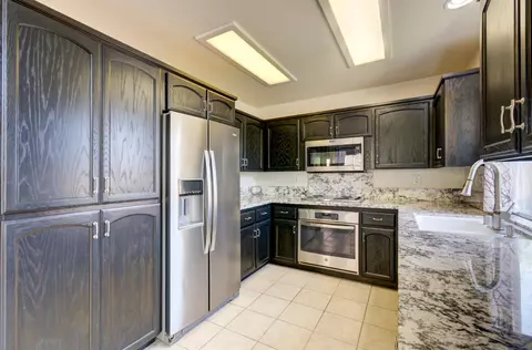 Kitchen - 1955 Backowski Ave, Clovis, CA 93611 photo 3 of 3