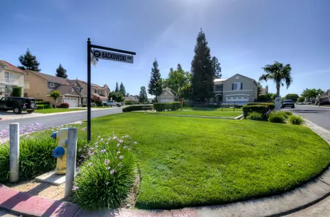 Exterior - 1955 Backowski Ave, Clovis, CA 93611 photo 8 of 8