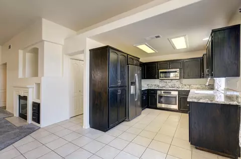 Kitchen - 1955 Backowski Ave, Clovis, CA 93611 photo 2 of 3