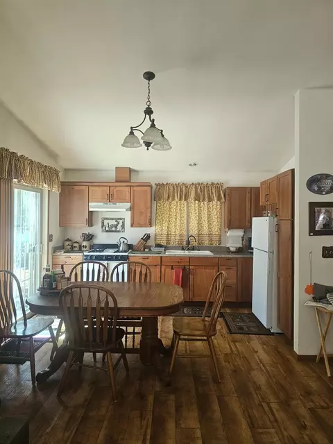Kitchen - 64618 Tamarack Trl, North Fork, CA 93643 photo 1 of 2