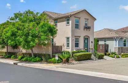 Exterior - 1502 N Reunion Way, Clovis, CA 93619 photo 3 of 10