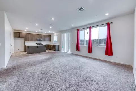 Living - 1469 Rinconada Dr, Madera, CA 93637 photo 3 of 7