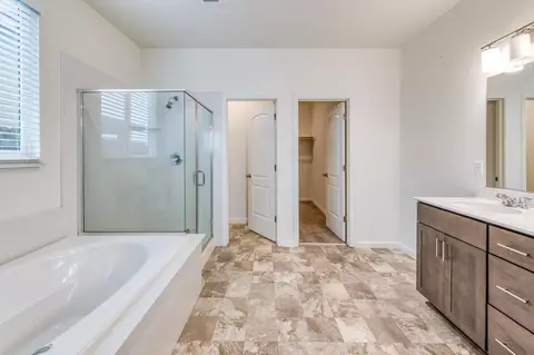 Entry Way - 1469 Rinconada Dr, Madera, CA 93637 photo 2 of 4