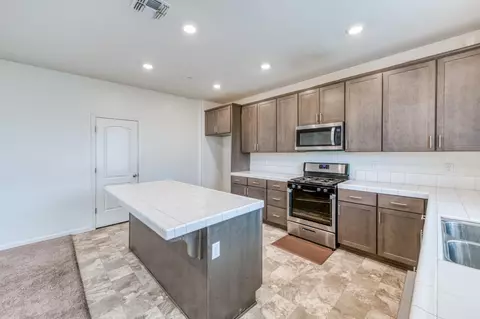 Kitchen - 1469 Rinconada Dr, Madera, CA 93637 photo 3 of 3