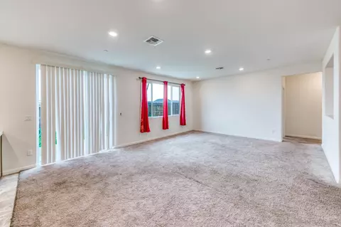 Living - 1469 Rinconada Dr, Madera, CA 93637 photo 1 of 7