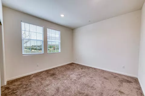 Bedroom - 1469 Rinconada Dr, Madera, CA 93637 photo 4 of 7