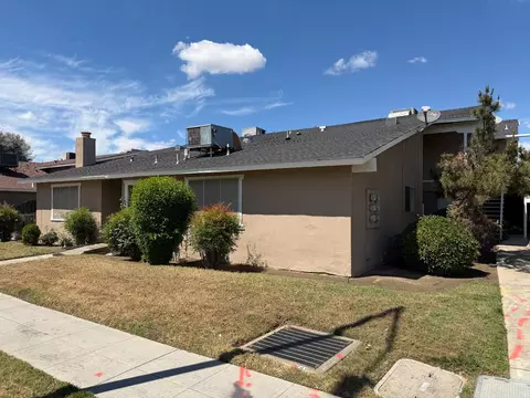 571 W Ashlan Ave, Clovis, CA 93612 photo 2