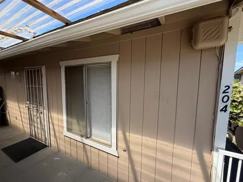 571 W Ashlan Ave, Clovis, CA 93612 photo 8
