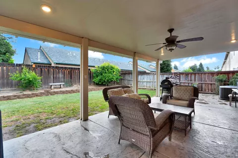 Exterior - 1418 Mandarin St, Madera, CA 93638 photo 3 of 4