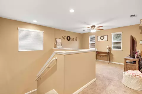 Entry Way - 1418 Mandarin St, Madera, CA 93638 photo 5 of 7
