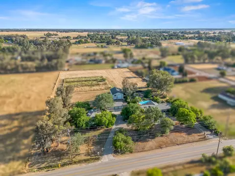 View/Area - 5731 E Copper Ave, Clovis, CA 93619 photo 1 of 6