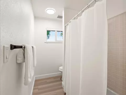 Bath - 5731 E Copper Ave, Clovis, CA 93619 photo 3 of 5