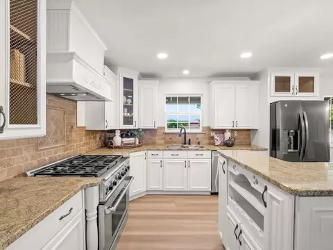 Kitchen - 5731 E Copper Ave, Clovis, CA 93619 photo 1 of 4