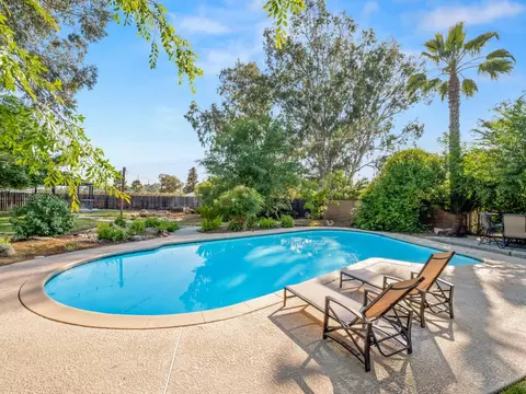 Exterior - 5731 E Copper Ave, Clovis, CA 93619 photo 9 of 17