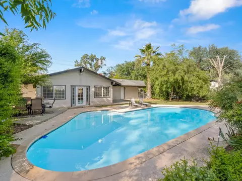Exterior - 5731 E Copper Ave, Clovis, CA 93619 photo 11 of 17