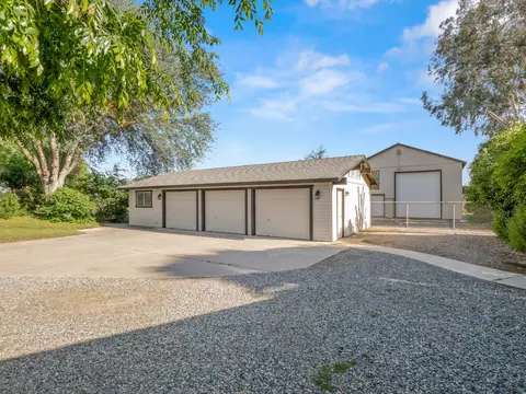 Exterior - 5731 E Copper Ave, Clovis, CA 93619 photo 12 of 17