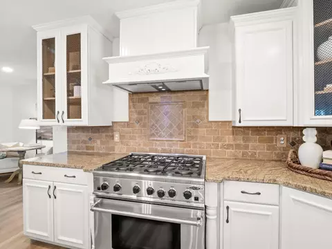 Kitchen - 5731 E Copper Ave, Clovis, CA 93619 photo 2 of 4