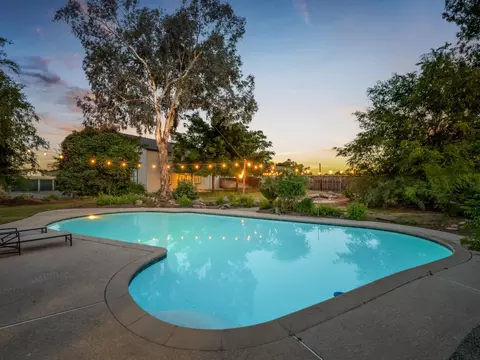 Exterior - 5731 E Copper Ave, Clovis, CA 93619 photo 5 of 17