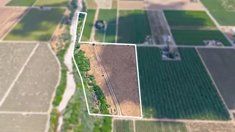 1188 7 12 Ave, Kingsburg, CA 93631