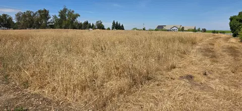 49140 Dublin Dr, Madera, CA 93636