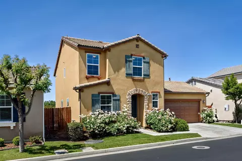 2444 Chardonnay Pl, Hanford, CA 93230