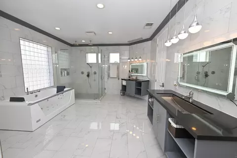 Bath - 11027 N Stanford Ave, Clovis, CA 93619 photo 3 of 3