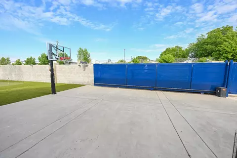 Exterior - 11027 N Stanford Ave, Clovis, CA 93619 photo 23 of 31